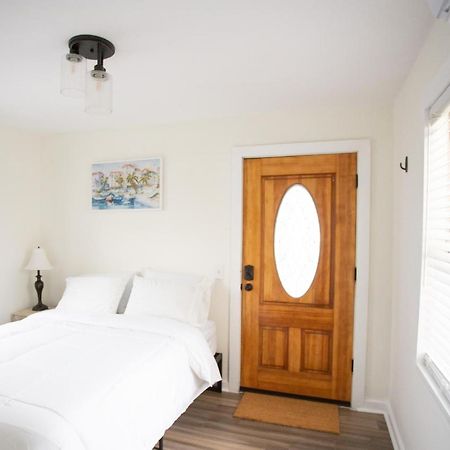 Cozy Studio - Blocks From The Ocean! Джаксънвил Бийч Екстериор снимка